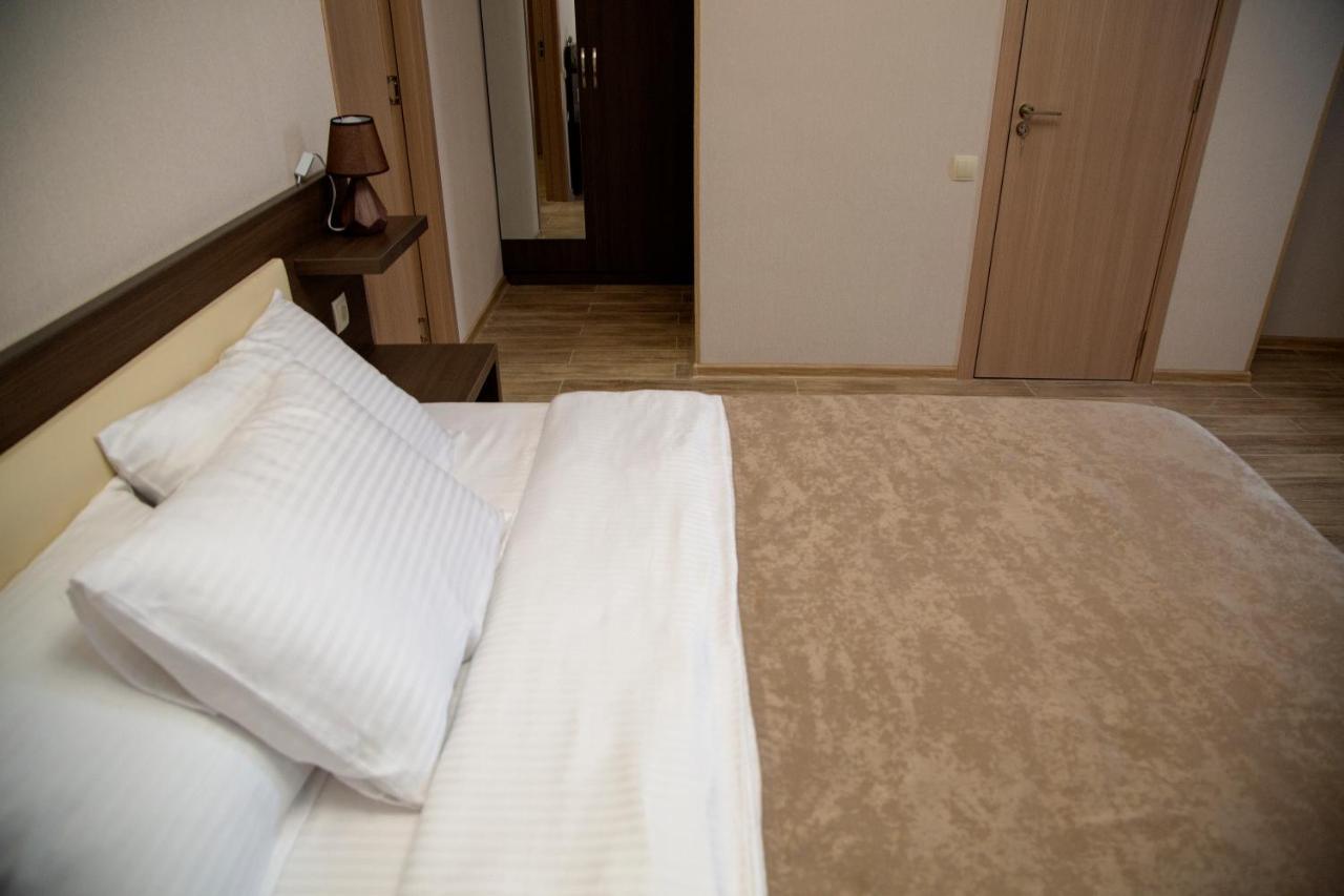 טביליסי Family Hotel Triston מראה חיצוני תמונה