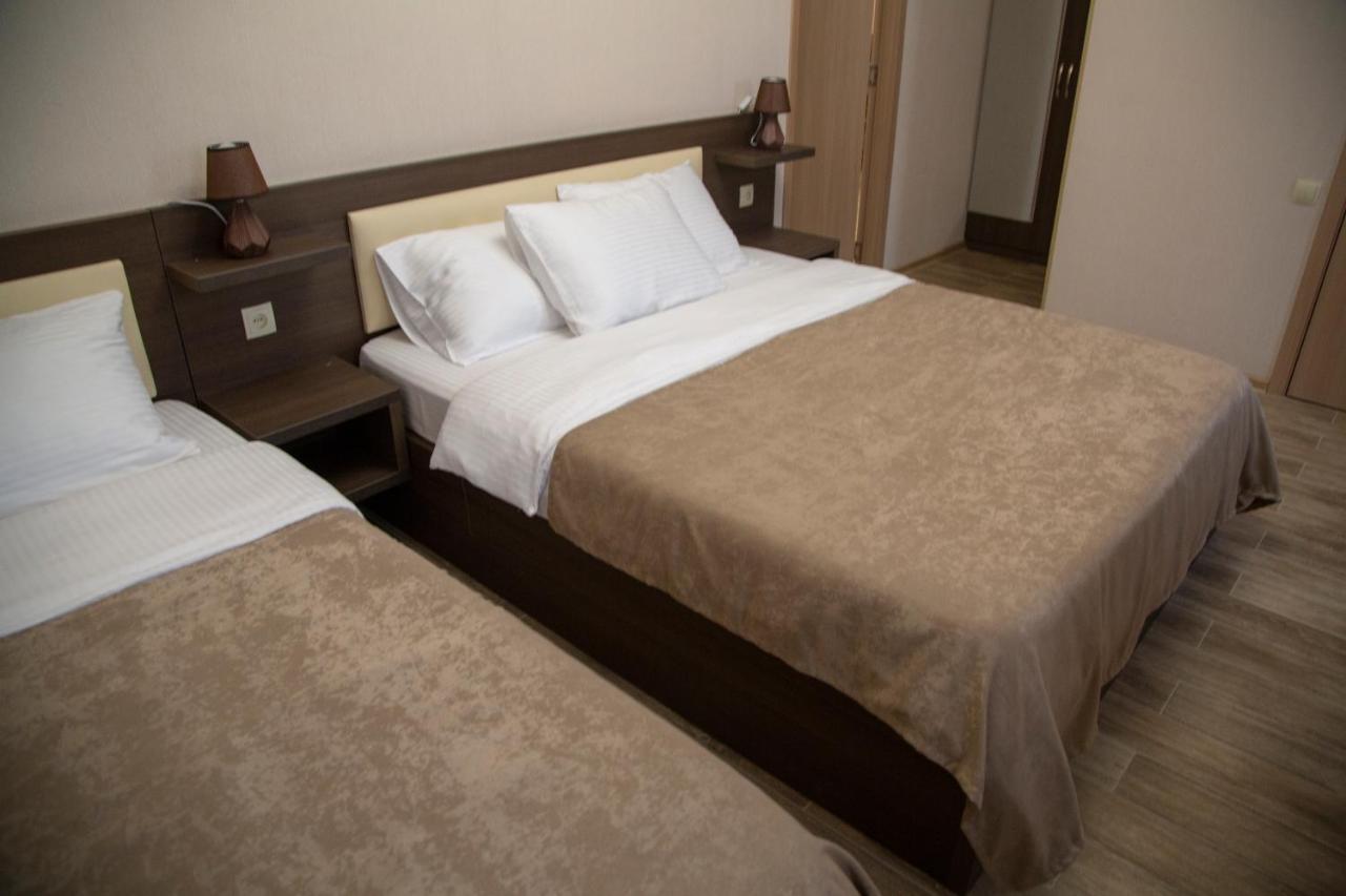 טביליסי Family Hotel Triston מראה חיצוני תמונה