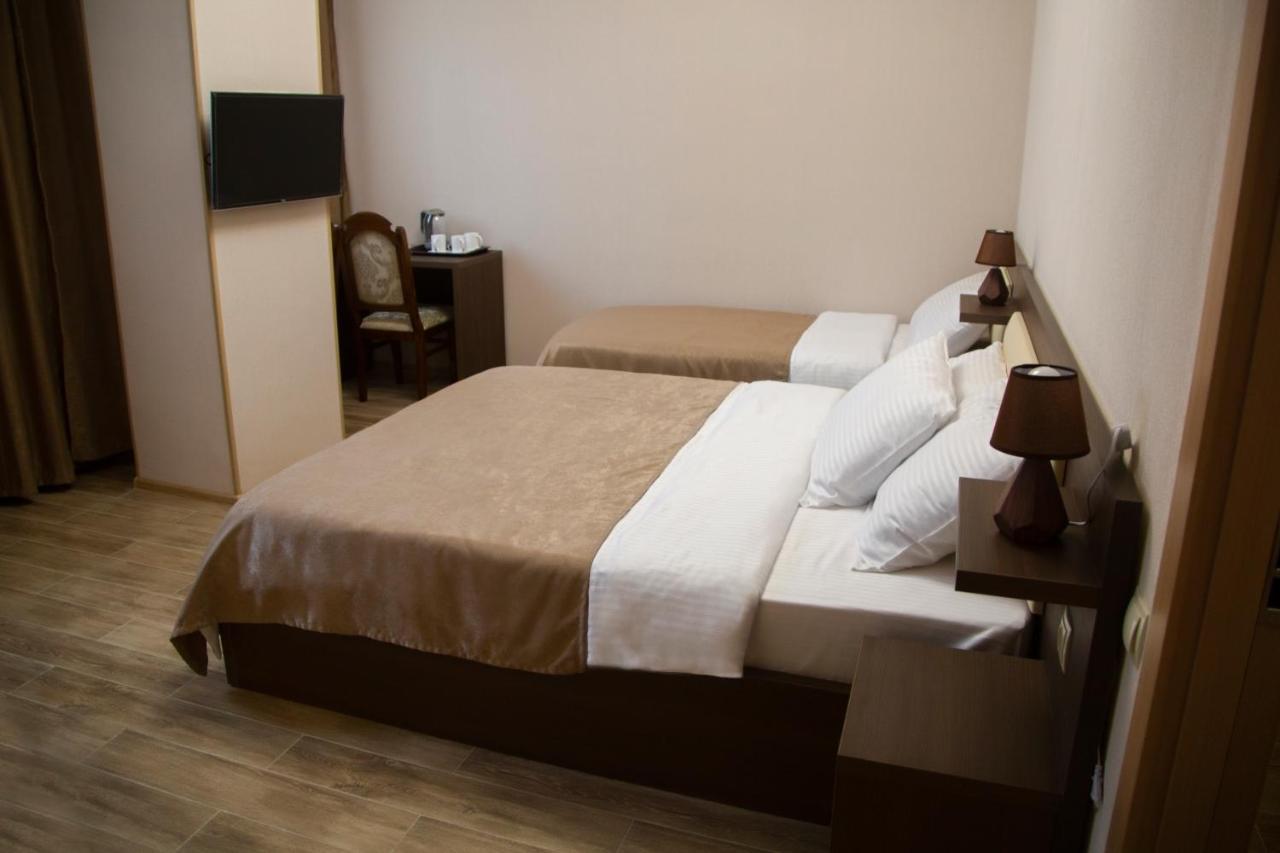 טביליסי Family Hotel Triston מראה חיצוני תמונה