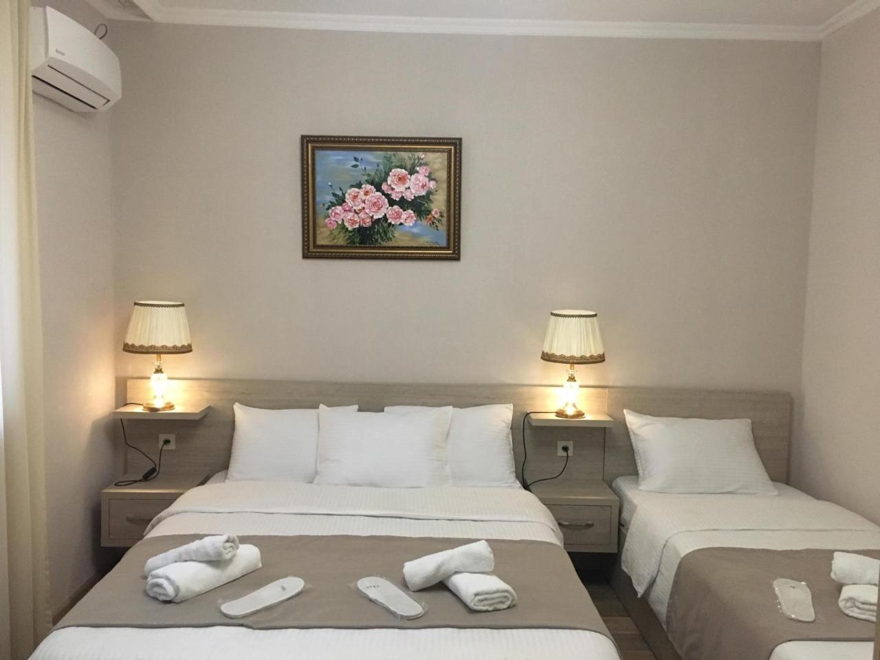 טביליסי Family Hotel Triston מראה חיצוני תמונה