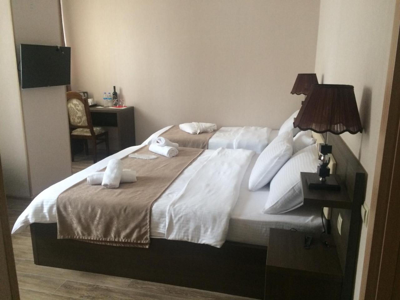 טביליסי Family Hotel Triston מראה חיצוני תמונה